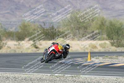 media/Oct-30-2025-Racers Edge (Thu) [[dabbdaf680]]/3-B Group/Session 5 (Turn 6)/